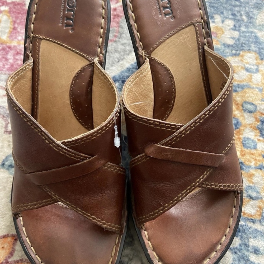 Born Women’s Sandals Size 7 Brown Leather Excellent Condition No Box